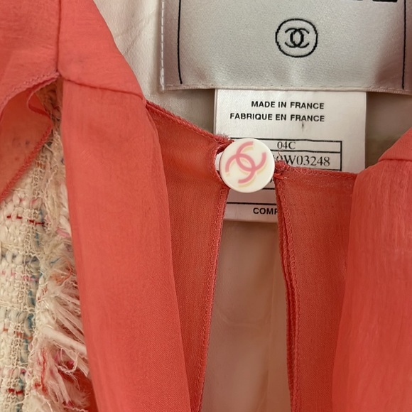 CHANEL 2004 TWEED AND SILK JACKET - Picture 4 of 11